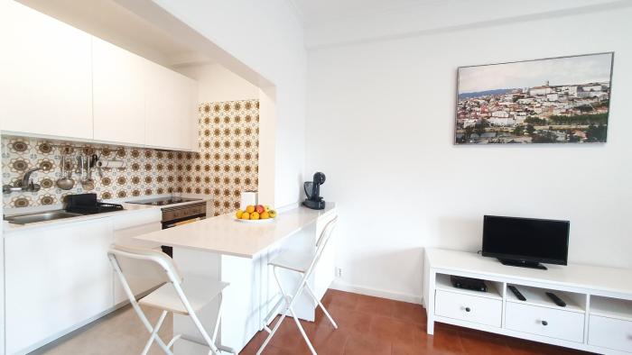 Coimbras Gray & White