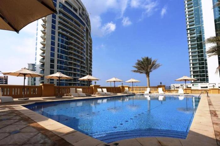 HiGuests - Charming Apt in JBR with Balcony by the Beach