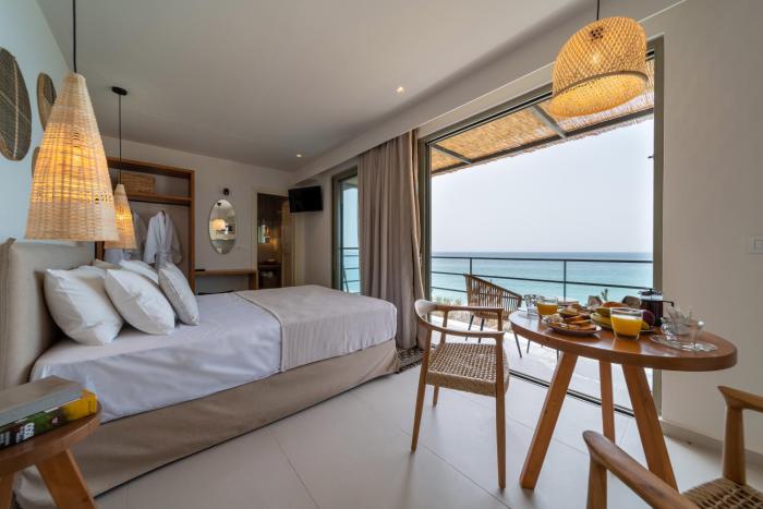 Thea Beachfront Suites in Lourdas beach