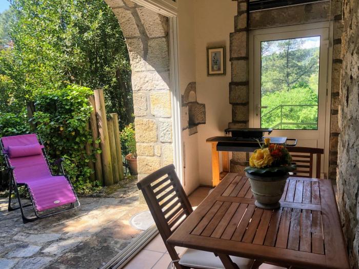 "Clair de Lune" Gîte sur 6000 m2 arborés