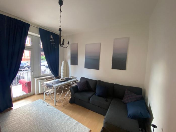 Central 3 Room Apartment ideal for 2 to 4 guests with parking