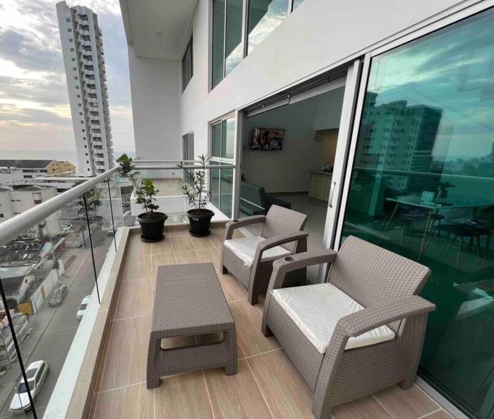 APTO DUPLEX Bella vista Piscina y buena ubicación