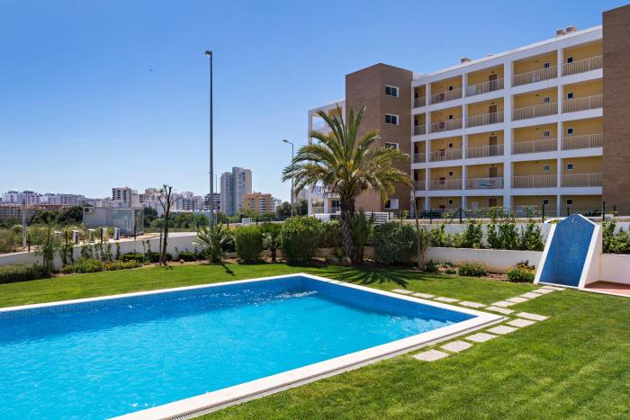 R Sunny Beach apt with pool and balcony