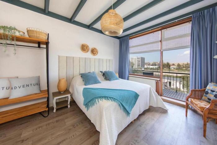 Ninas Beach House 1 " Free Parking "