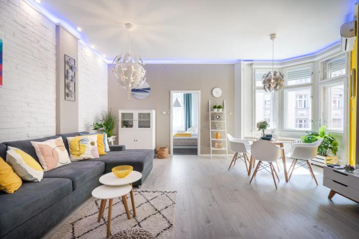 Urban Pearl Spacious City Apartment for Two