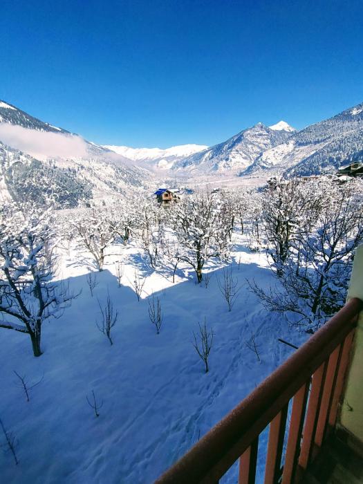 Sarthak Home Stay, Beautiful Valley view of Mountain