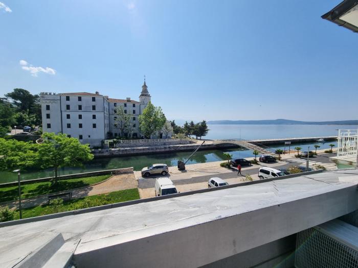 BIRO Apartment in city center, 50 m from the beach