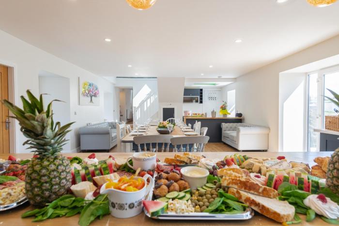 Nether Newton - Sleeps 12, Hottub, Sauna, Private Garden
