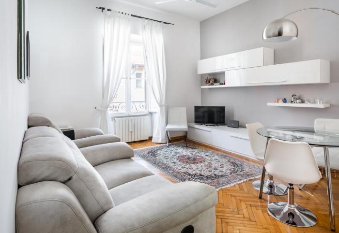 Sunny flat near Villa Borghese