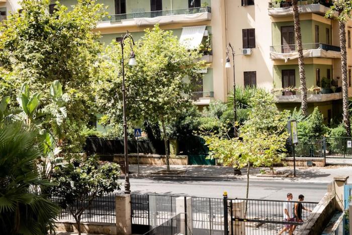 Casa di Dada - statua