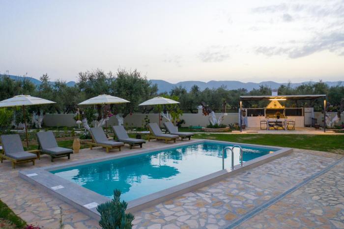 Antigonis Family House!