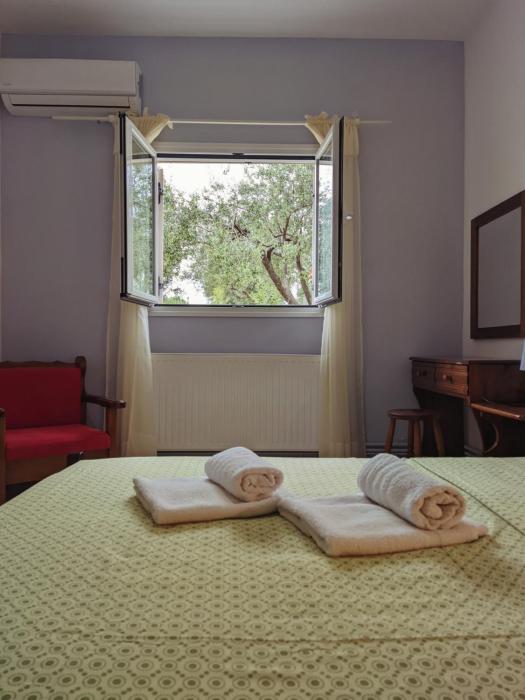 Krini and Aroma apartments - garden & private parking