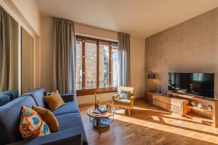 Apartments Florence - Santo Stefanos Mirror