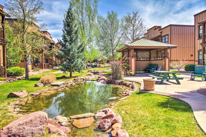 Dog-Friendly Condo Hike, Fish and Golf Nearby!