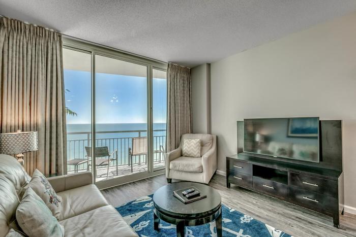Newly Renovated Ocean Front Condo, Modern Decor, Central MB, 20th floor