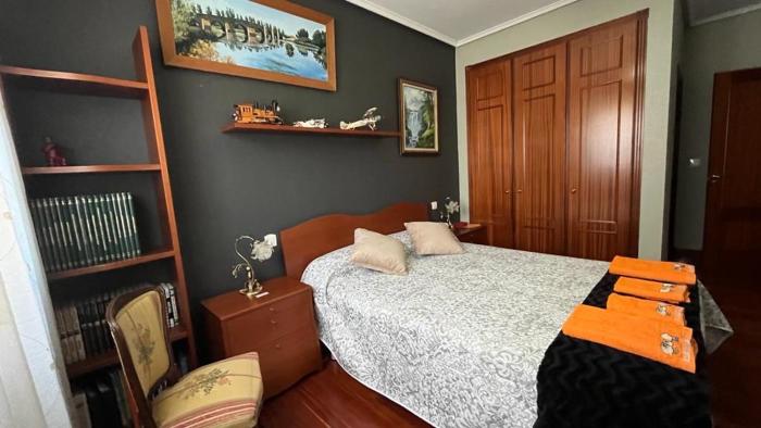 Amezola 1- Habitación con baño incorporado en casa compartida