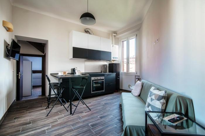 JOIVY Stylish Flat, 5-Minute Metro Trip to Centre