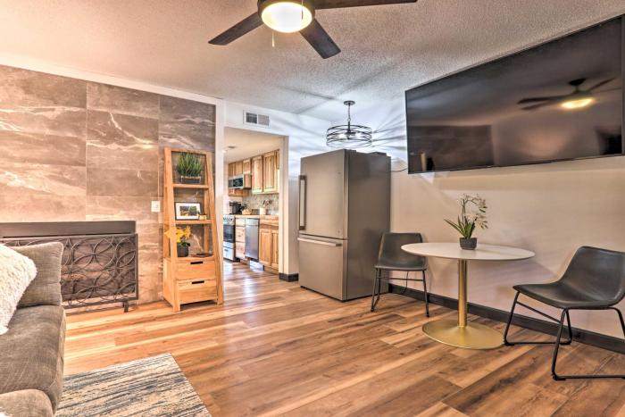 Walk Downtown! Gatlinburg Condo with Patio and Pool