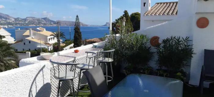 House in the center of albir, 2 min walk from the beach