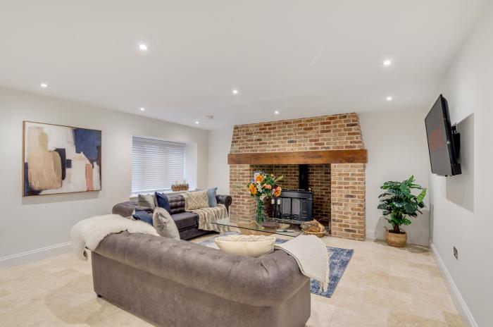 Spacious 6-Bed Home, Near The Norfolk Broads