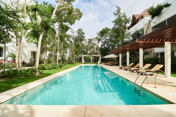 Macbeth - Rooftop with Jacuzzi & Beach Club Access