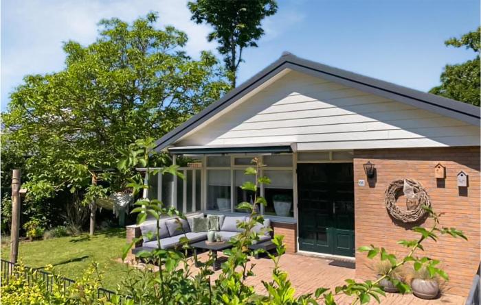 2 Bedroom Lovely Home In Scherpenisse