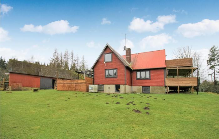 Lovely Home In Skånes Fagerhult