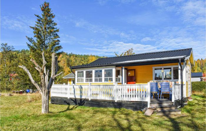 2 Bedroom Stunning Home In Kolmården