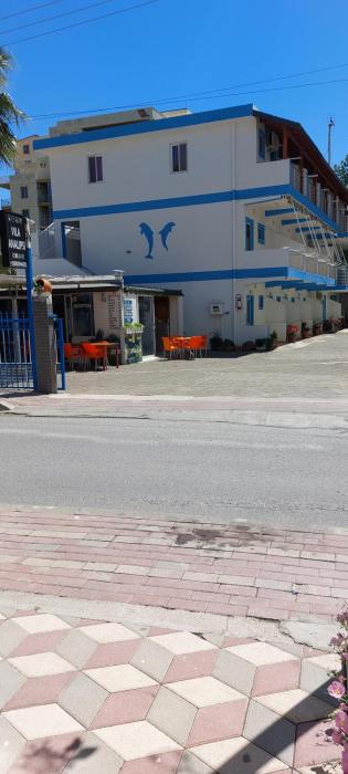 Rooms and Apartments Analipsi