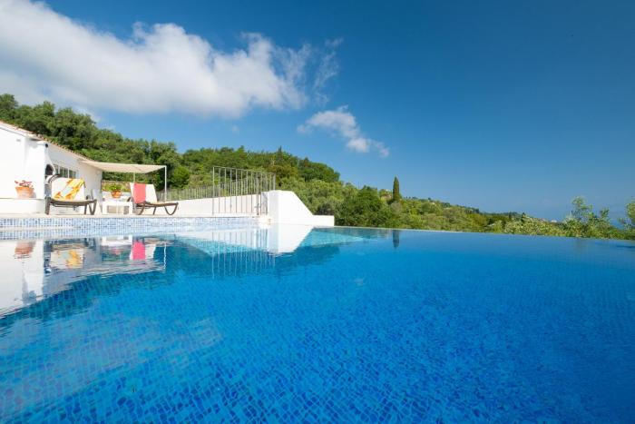 Artists House by Rastonivillas - Villa in Paradise, pool & top views!