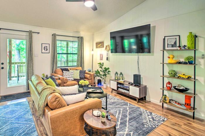 Deck and Resort Amenities Hot Springs Family Home