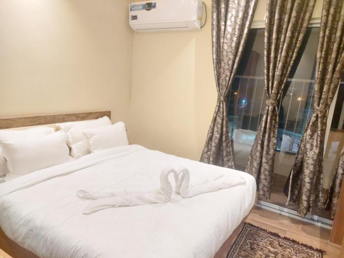 DREAM HOTEL