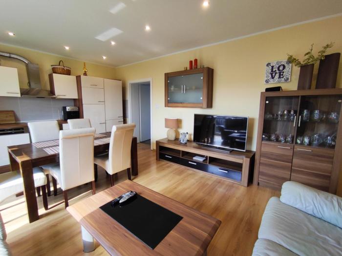 Apartament GórnyŚląsk blisko jeziora - 120qm - 3 sypialnie z parkingiem i klimatyzacją - Flat UpperSilesia with Parking & air conditioning - Ferienwohnung OberSchlesien mit 3 Schlafzimmern inklusive Parkplatz und Klima - Nähe Badesee und Sandstr