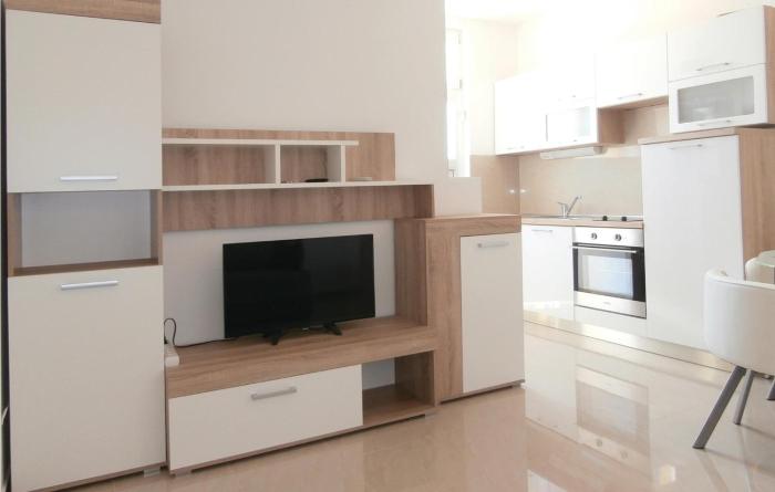 Lovely Apartment In Solin With Kitchen