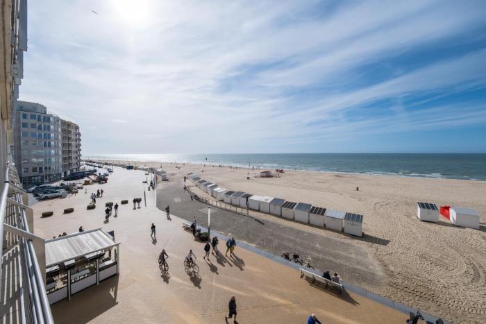 Apartment 2 bedrooms with magnificent seaview and free parking