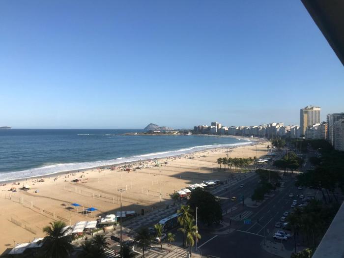 Lindo apartamento na avenida atlântica Copacabana R.J