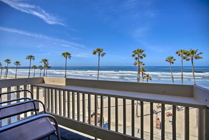 Stunning Oceanside Condo Walk to the Beach!