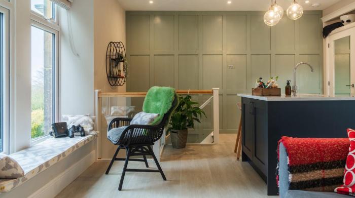 Hillside Haven, panoramic views Nr Bakewell