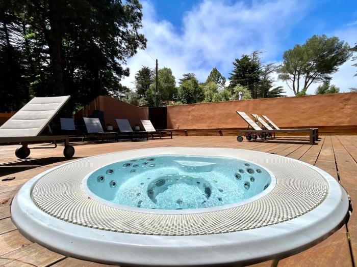 Romantic Deluxe Suite heated pool Wifi mountain view in La Esperanza