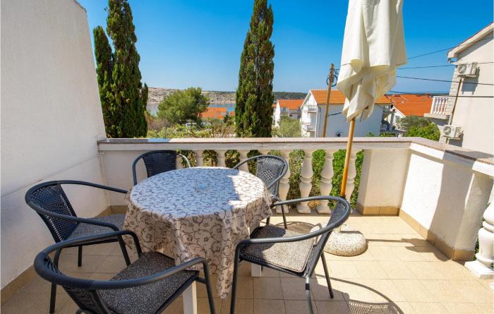 Awesome Apartment In Rab With 2 Bedrooms And Wifi