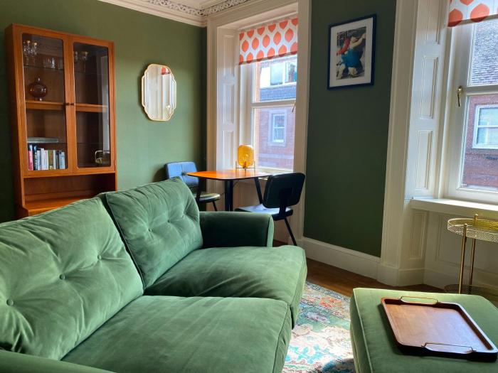 Arbroath luxury apartment in MCM style