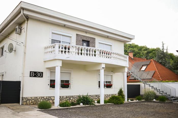 B-30 Vendégház