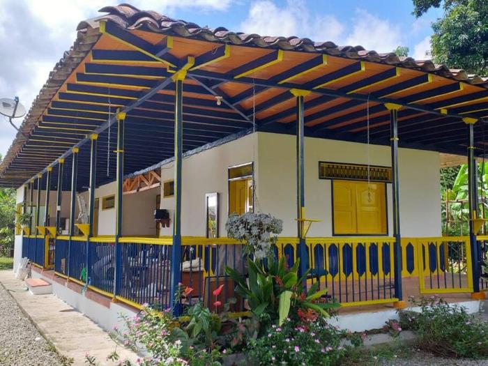 Casa Finca Villa Luz a 800 mts del Parque del Café
