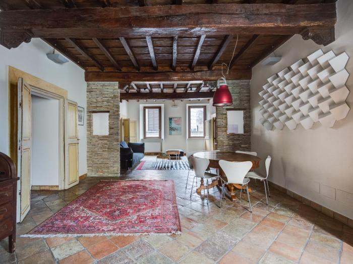 Pantheon Enchanting Luxury Apartment