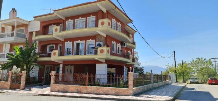 Yiotas house, free parking