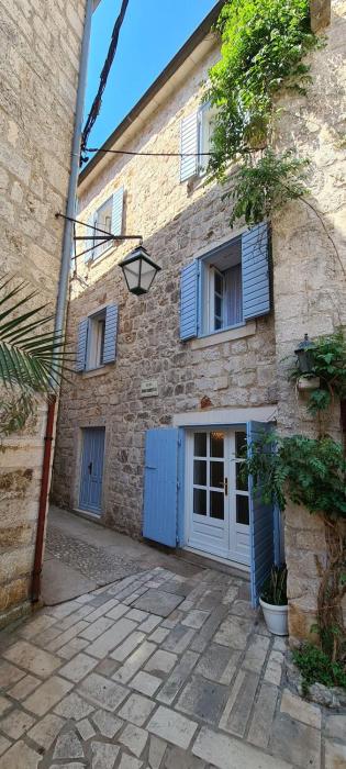 House Stone house Skor