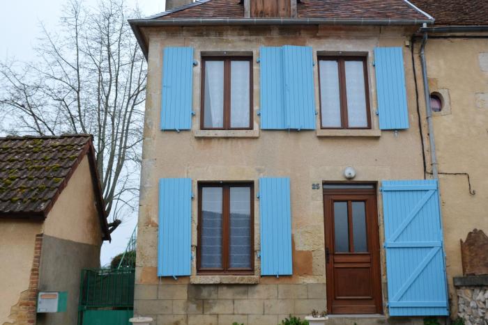 Maison accueillante à Saint-Amand-en-Puisaye avec jardin