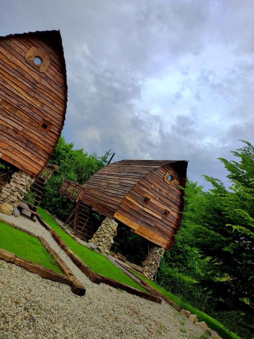 Căsuțele de sub Șipote