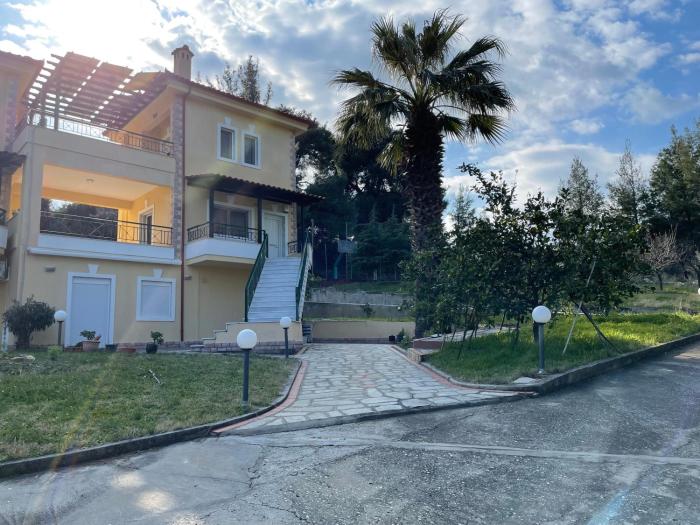 Xenius Zeus Sea View Maisonette in Glarokamvos II