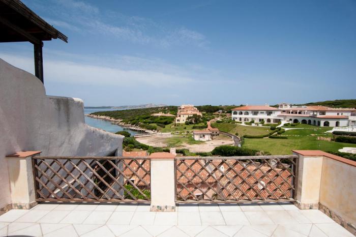 Cala del Faro Luxury Apartment Porto Cervo 70m Spiaggia Privata 2 camere 2 bagni Starlink